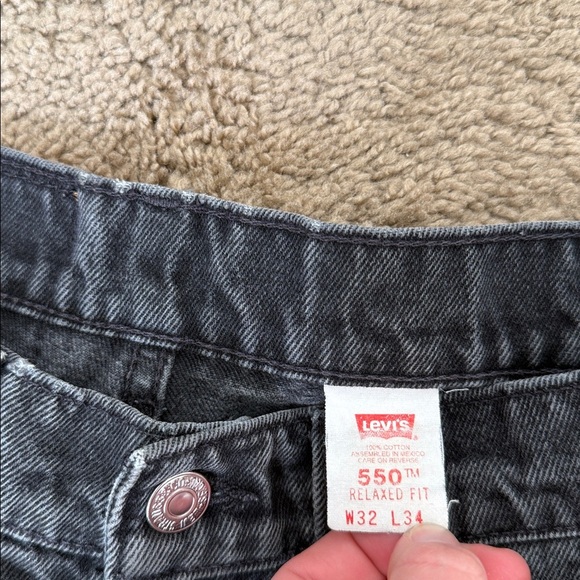 Vintage Levi’s Orange Tab Black Denim Distressed 550 Relaxed Cut Off Shorts - Picture 3 of 8